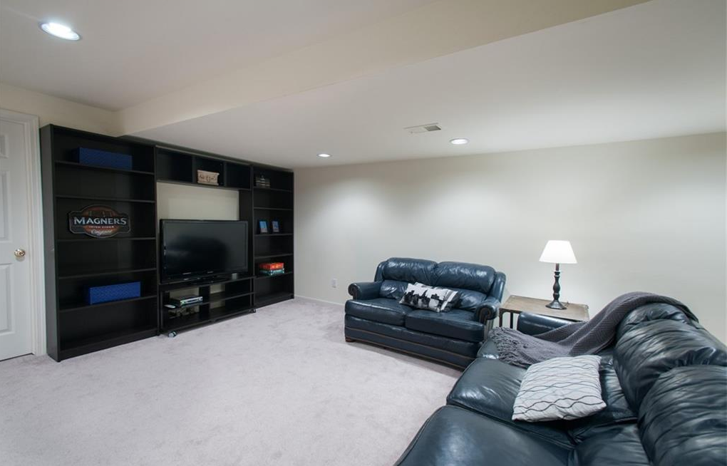 47320 Autumn Park Crt, Novi, MI 48374